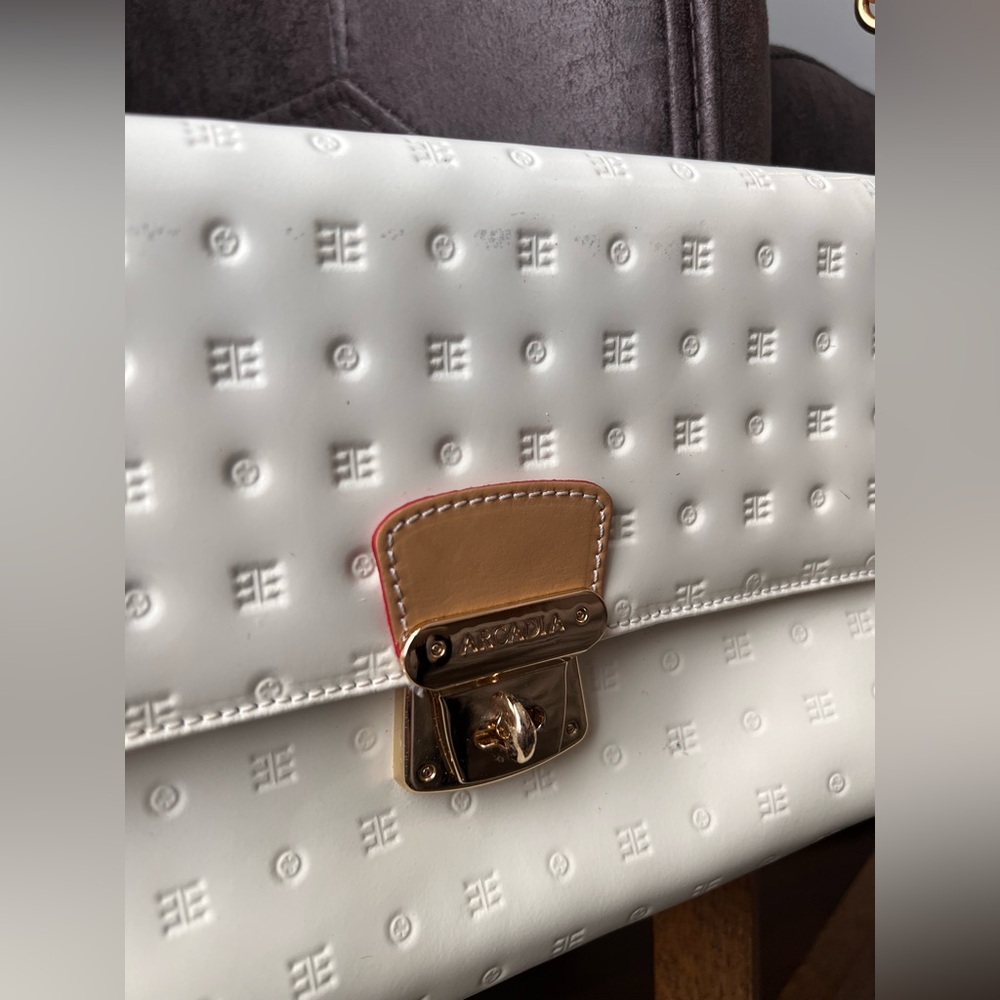 Arcadia Leather Crossbody Bag - Picture 4 of 12